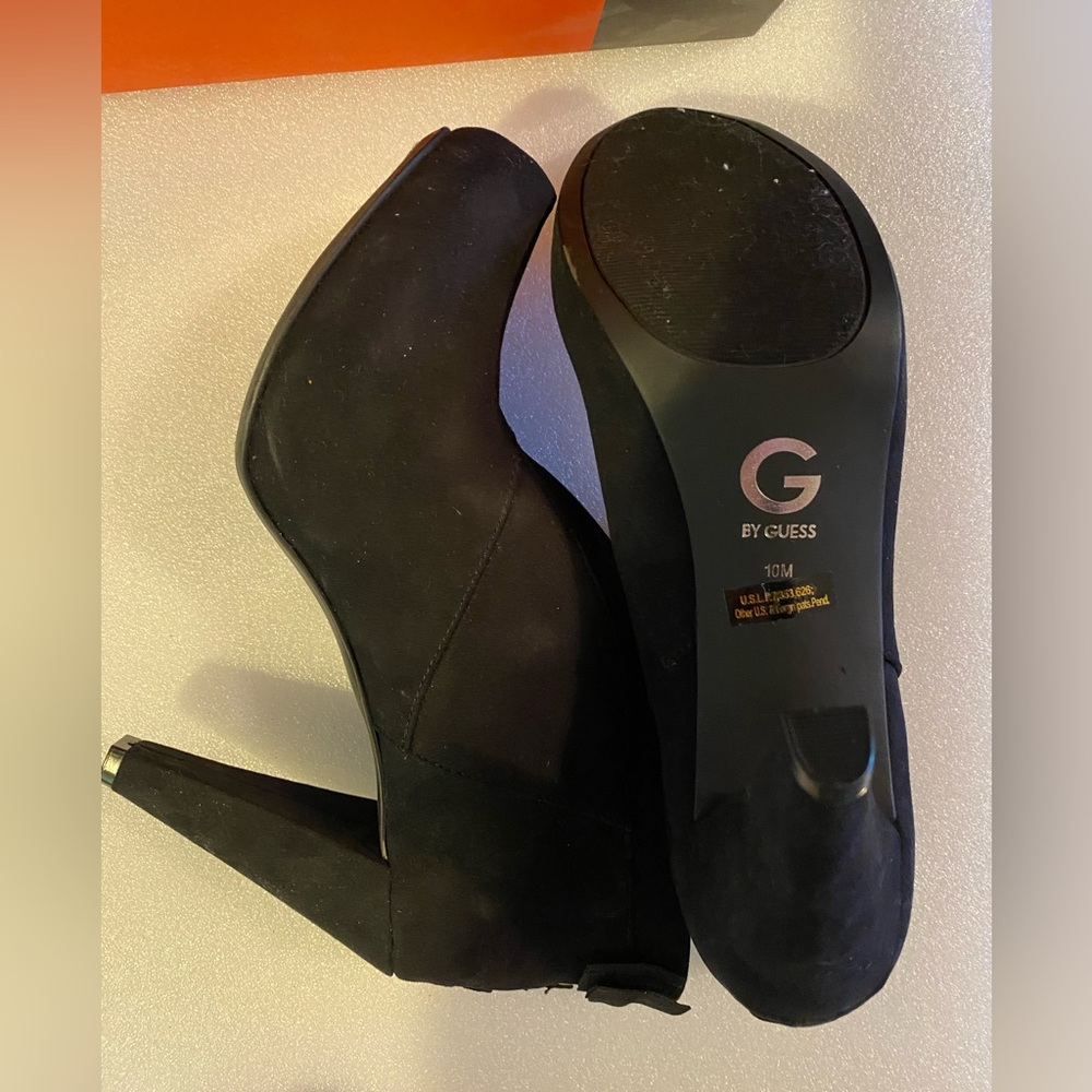 Guess black suade booties ☕️new with box